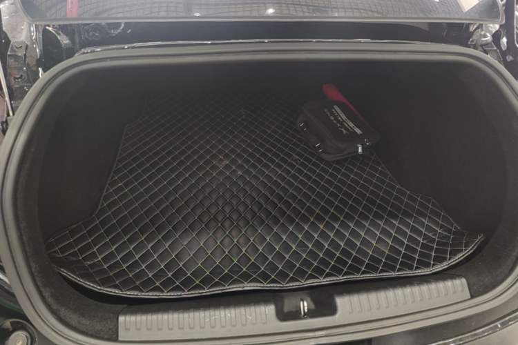 Used XPeng P7 2022 625E Trunk