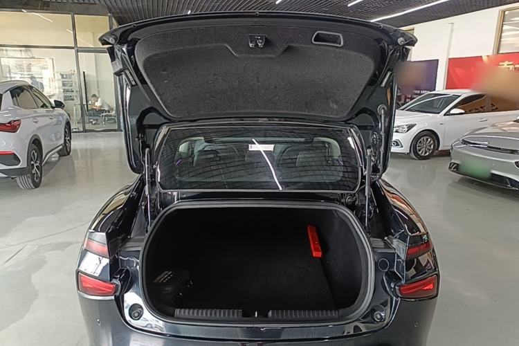 Used XPeng P7 2022 670N+ Trunk