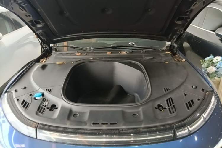 Used XPeng P7 2022 586G Engine Bay
