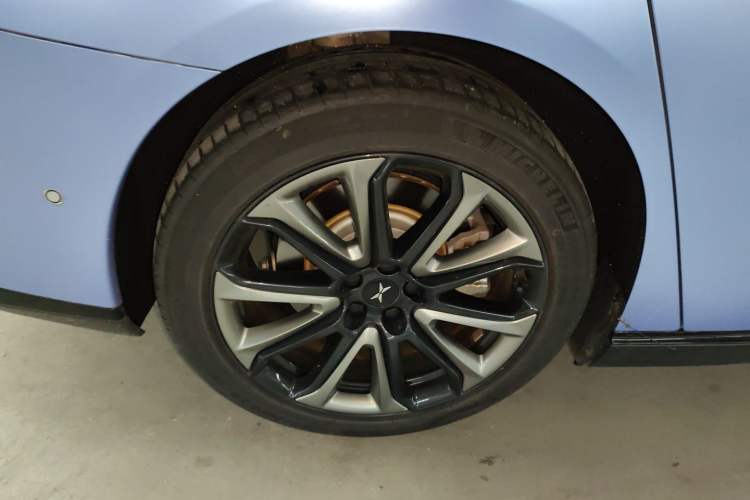 Used XPeng P7 2022 670E+ Exterior 8