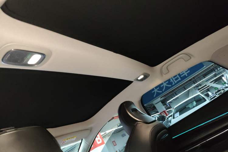 Used XPeng P7 2022 670E+ Headliner