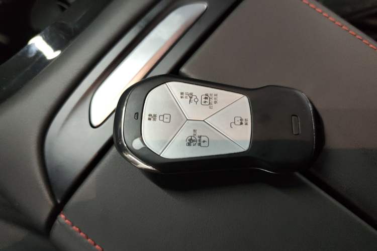 Used XPeng P7 2022 670E+ Interior 1