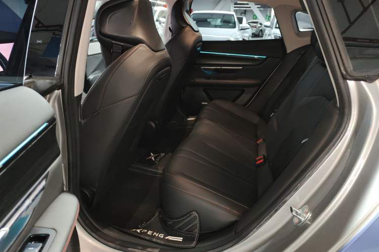 Used XPeng P7 2022 670E+ Interior 4