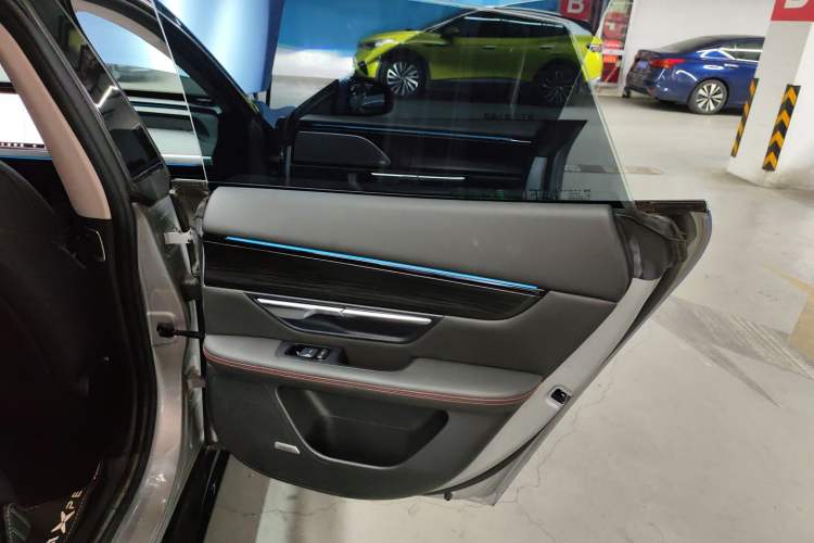 Used XPeng P7 2022 670E+ Interior 6