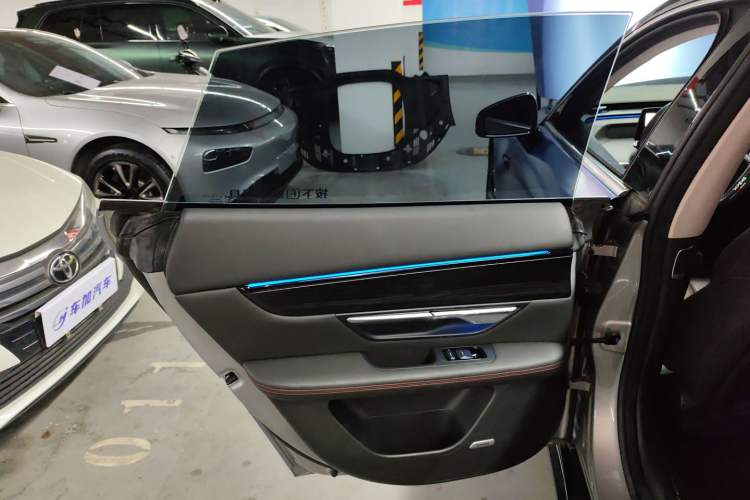 Used XPeng P7 2022 670E+ Interior 8
