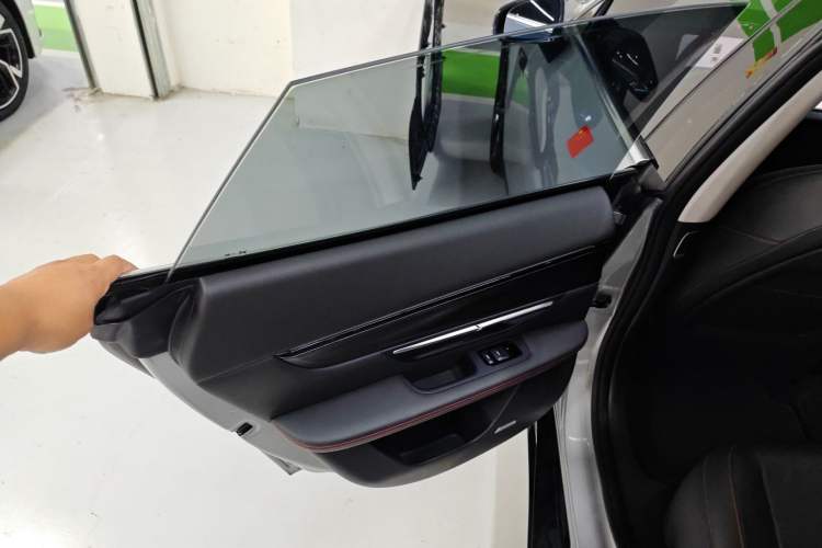 Used XPeng P7 2022 670E+ Left Rear Door Interior