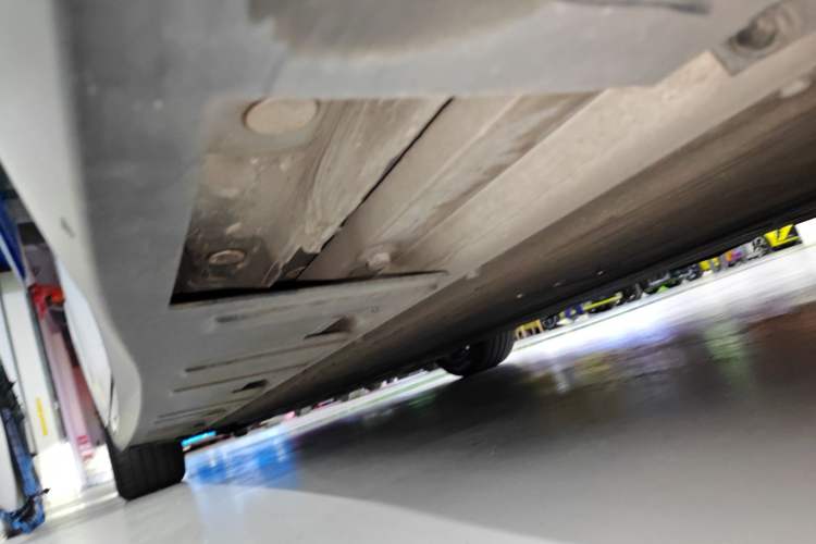Used XPeng P7 2022 670E+ Left Side Sill