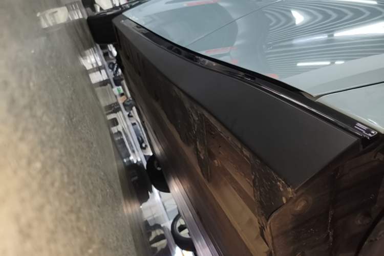Used XPeng P7 2022 586G Left Side Sill