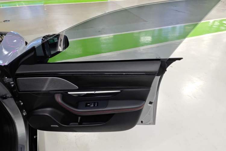 Used XPeng P7 2022 670E+ Right Front Door Interior