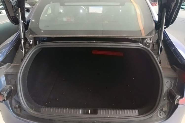 Used XPeng P7 2022 586G Trunk