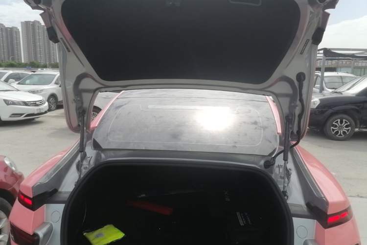Used XPeng P7 2022 625E Trunk