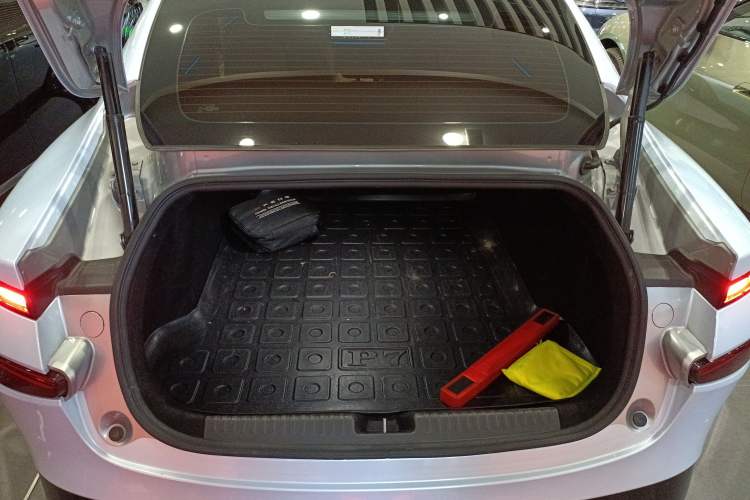 Used XPeng P7 2022 480E Trunk
