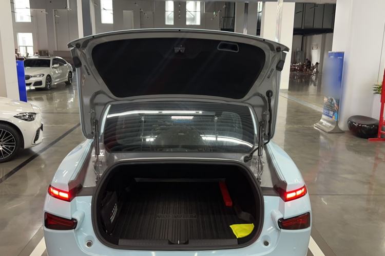 Used XPeng P7 2022 586G Trunk