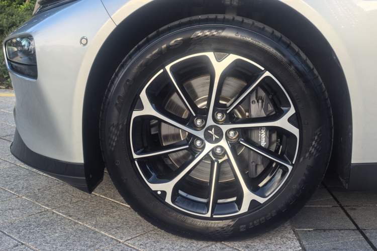 Used XPeng P7 2022 480E Exterior 7