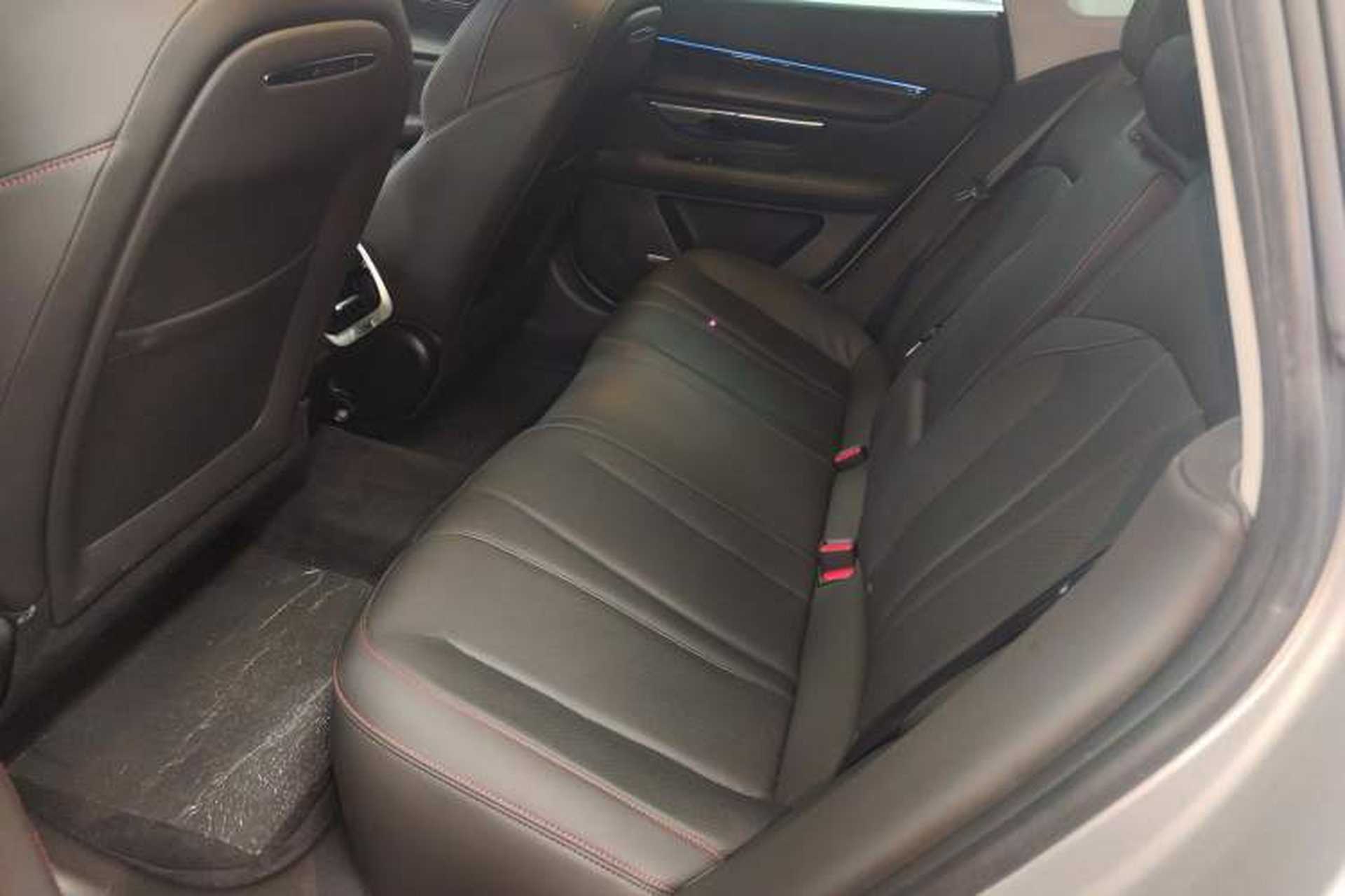 Used XPeng P7 2022 670E+ Interior 4