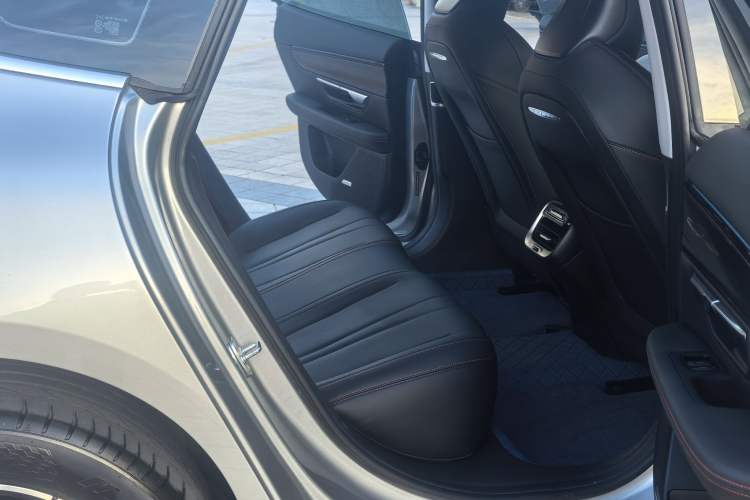 Used XPeng P7 2022 480E Interior 6