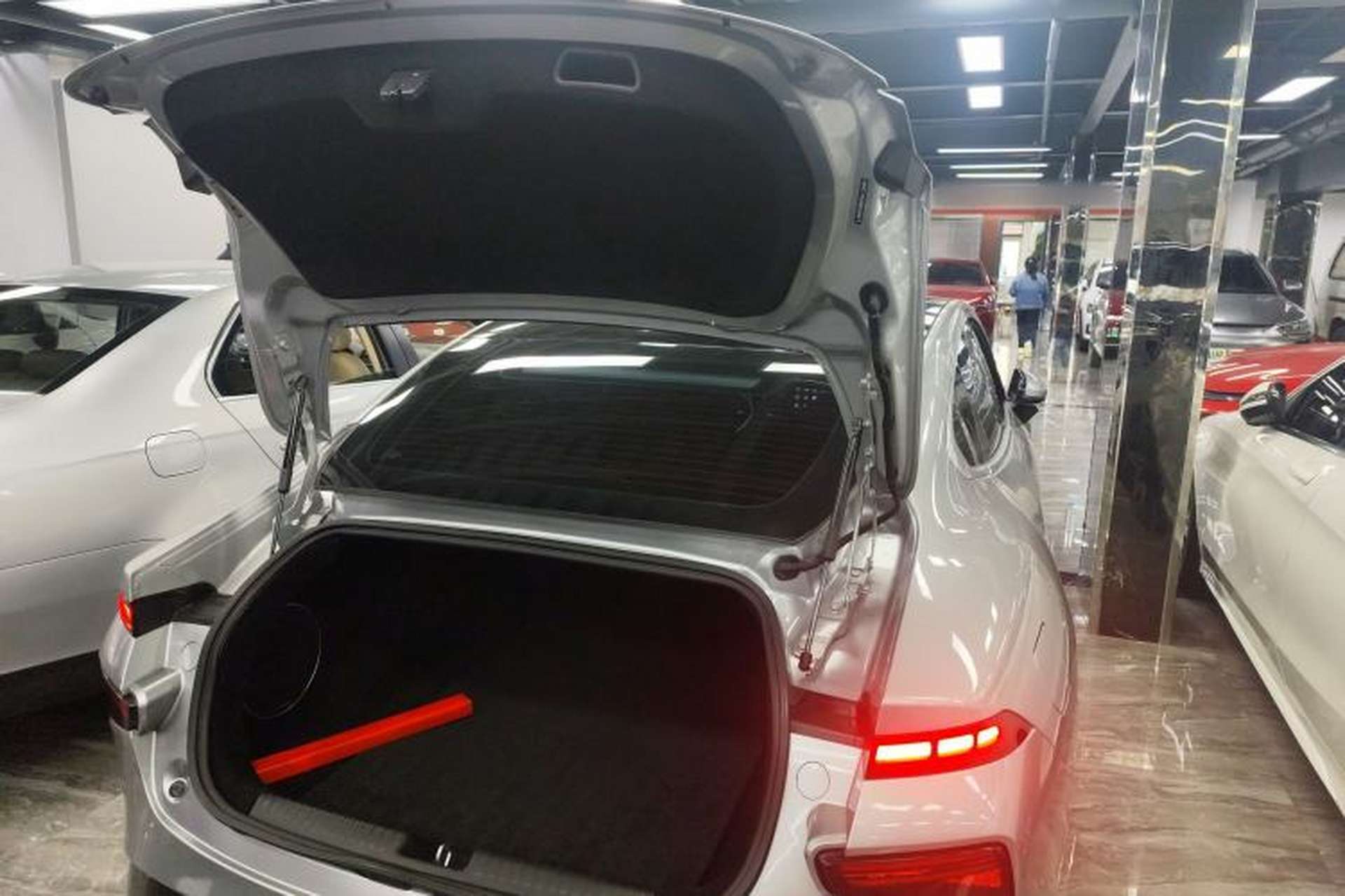 Used XPeng P7 2022 670E+ Trunk