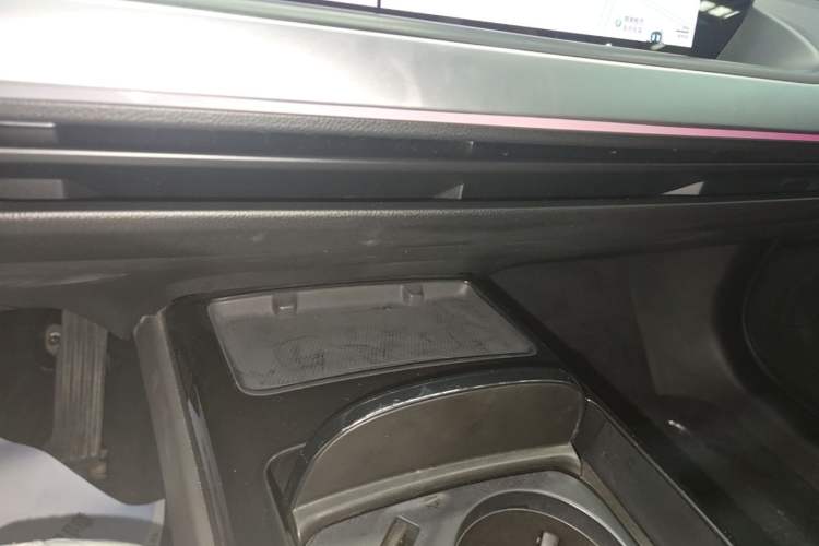Used XPeng P7 2022 670N+ Audio And AC Panel