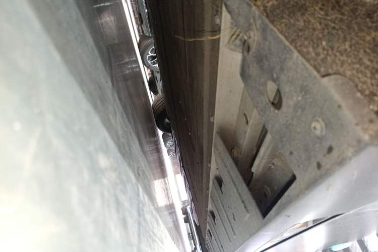 Used XPeng P7 2022 625E Chassis Front Left