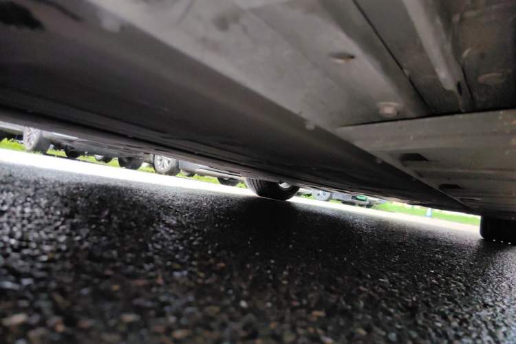 Used XPeng P7 2022 625E Chassis Front Left