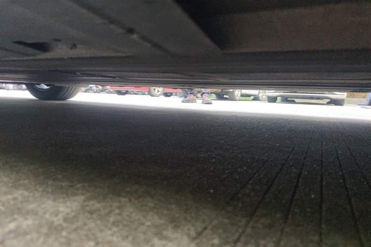 Used XPeng P7 2022 625E Chassis Front Right