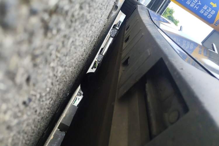 Used XPeng P7 2022 625E Chassis Front Right