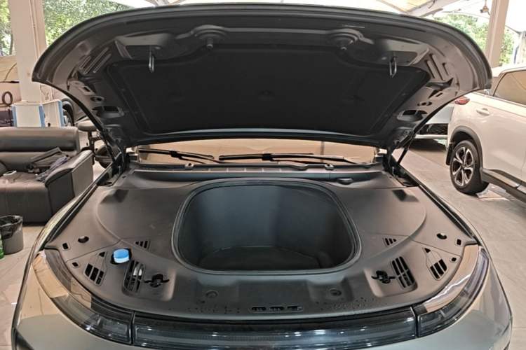 Used XPeng P7 2022 586G Engine Bay