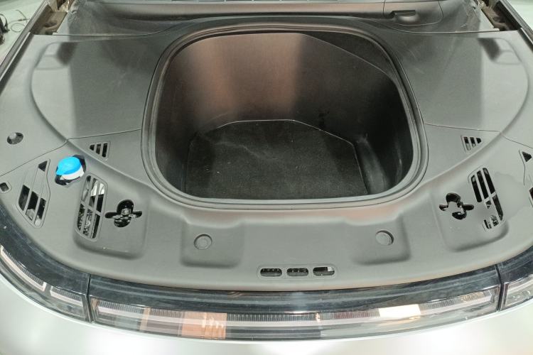 Used XPeng P7 2022 625E Engine Bay