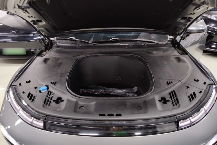 Used XPeng P7 2022 625E Engine Bay
