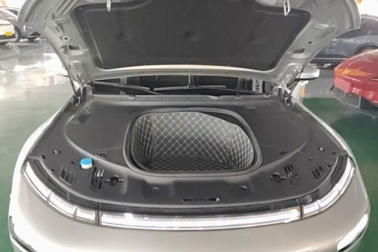 Used XPeng P7 2022 670G Engine Bay
