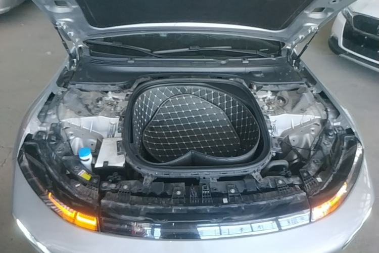 Used XPeng P7 2022 670N+ Engine Bay