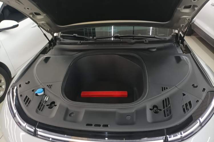 Used XPeng P7 2022 586G Engine Bay