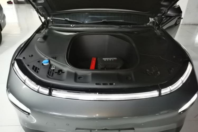 Used XPeng P7 2022 625E Engine Bay