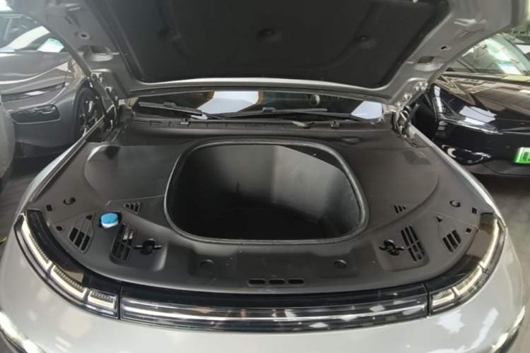 Used XPeng P7 2022 480G Engine Bay