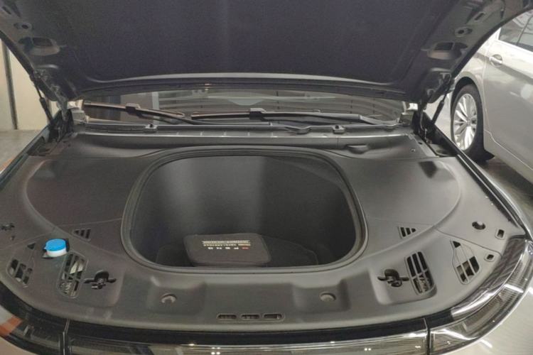 Used XPeng P7 2022 670E+ Engine Bay
