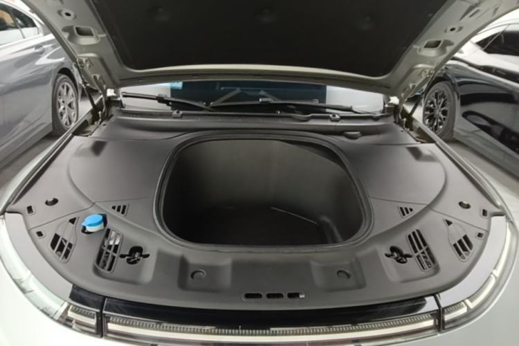 Used XPeng P7 2022 480E Engine Bay