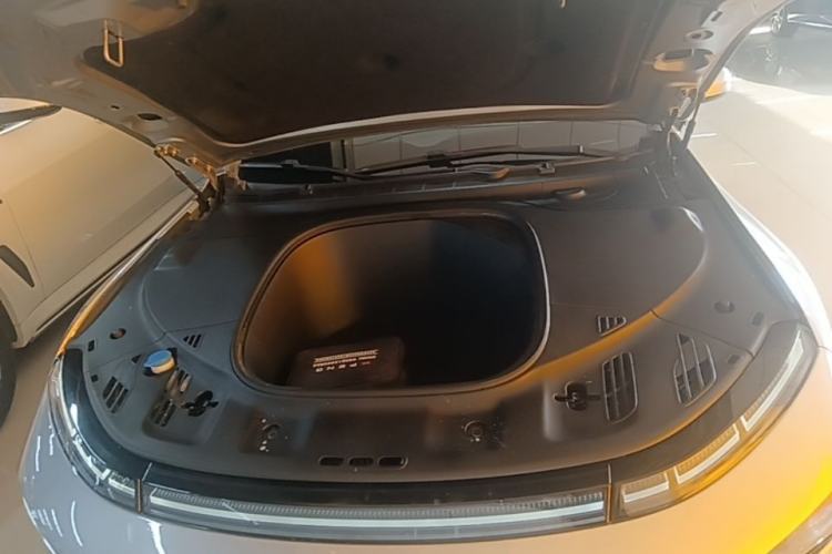 Used XPeng P7 2022 625E Engine Bay