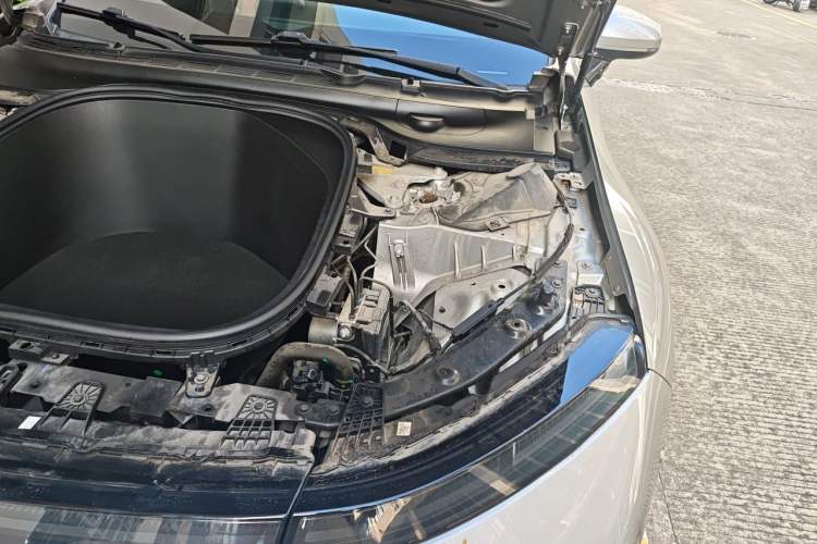 Used XPeng P7 2022 625E Engine Bay Left