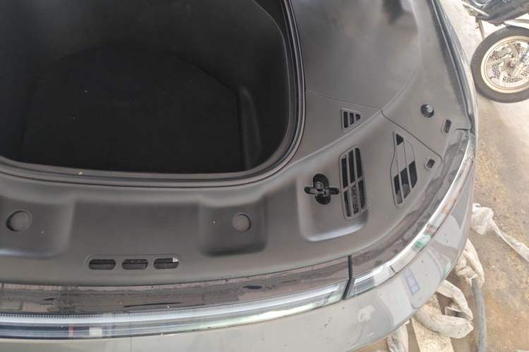 Used XPeng P7 2022 625E Engine Bay Left