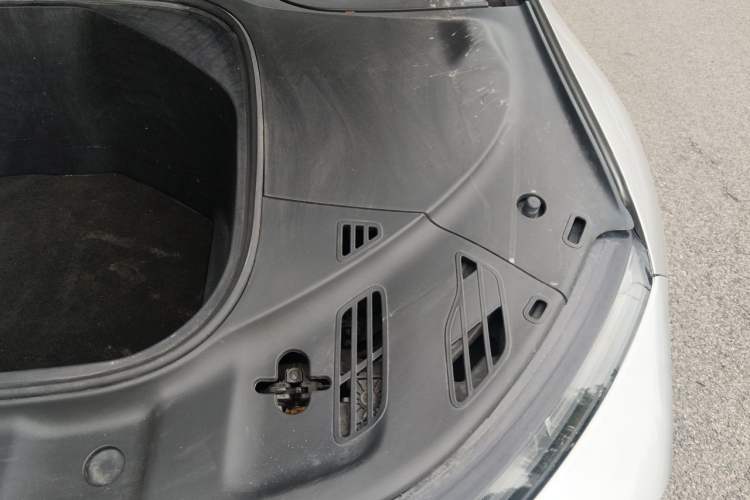 Used XPeng P7 2022 670N+ Engine Bay Left