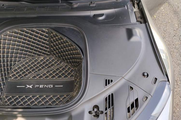Used XPeng P7 2022 670E+ Engine Bay Left