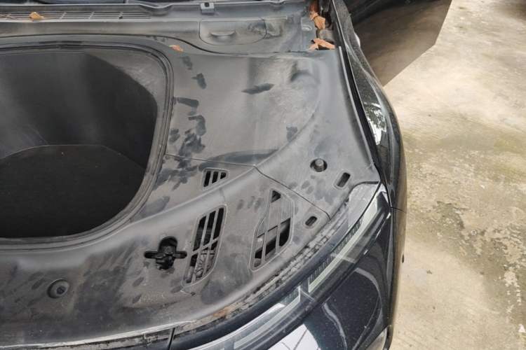 Used XPeng P7 2022 625E Engine Bay Left