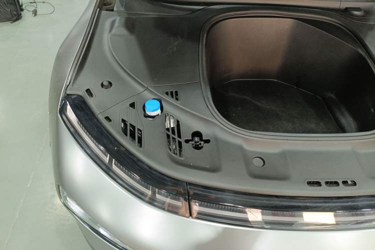 Used XPeng P7 2022 625E Engine Bay Right
