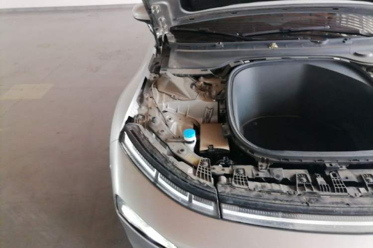 Used XPeng P7 2022 480G+ Engine Bay Right