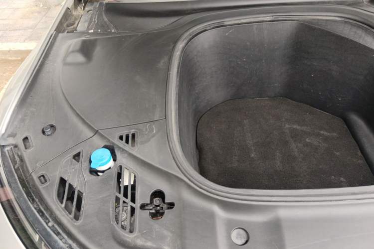 Used XPeng P7 2022 670N+ Engine Bay Right