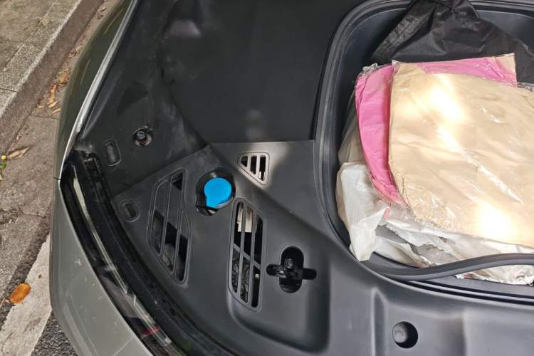Used XPeng P7 2022 670N+ Engine Bay Right