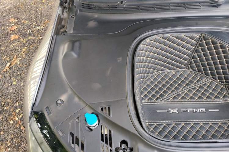 Used XPeng P7 2022 670E+ Engine Bay Right