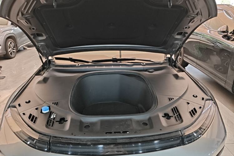 Used XPeng P7 2022 625E Engine Bay