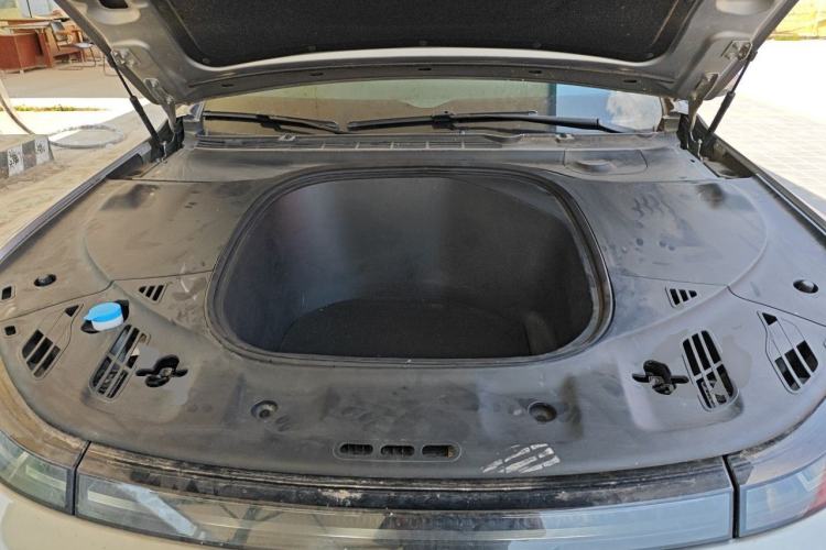 Used XPeng P7 2022 625E Engine Bay