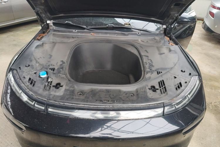 Used XPeng P7 2022 625E Engine Bay